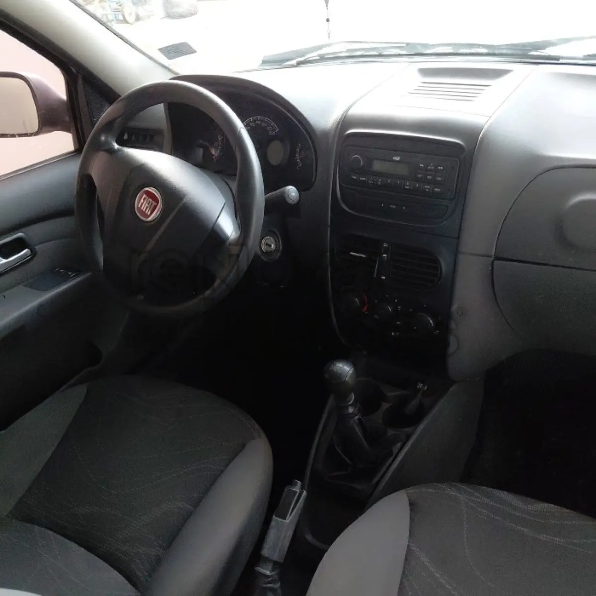 LOTE 073 - FIAT STRADA WORKING - ANO 2013/2014 - COMPLETO - SICREDI PLANALTO