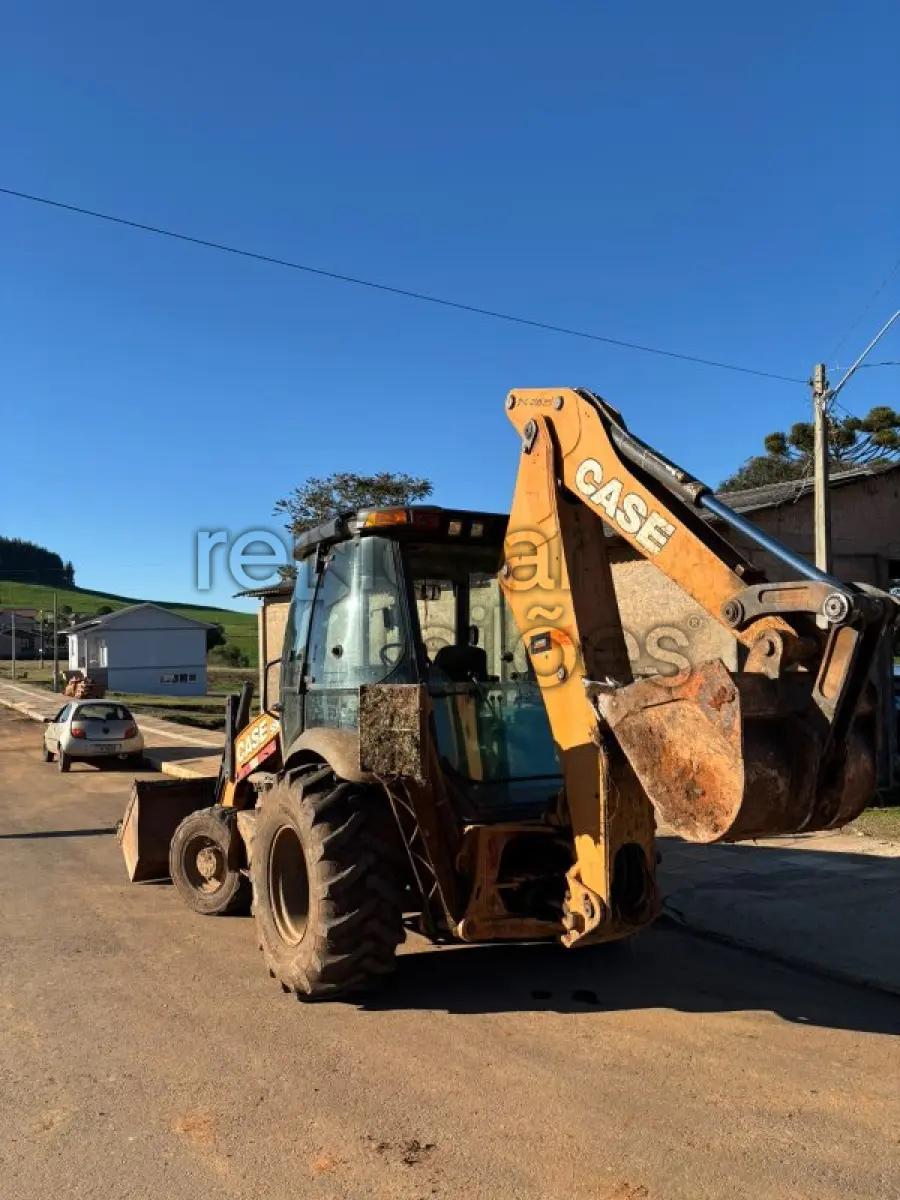 LOTE 016 - RETROESCAVADEIRA CASE, MODELO 580N, ANO 2018, 4X4