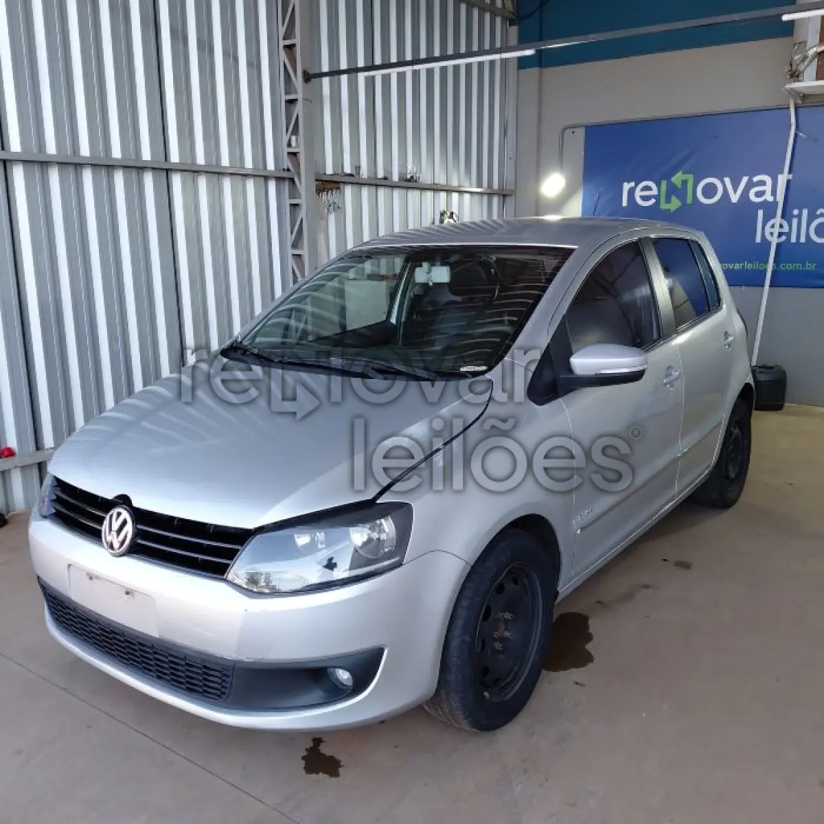 LOTE 029 - VOLKSWAGEN FOX 16 PRIME GII - ANO 2010/2011 - COMPLETO - SICREDI RAIZES - INDÍCIO DE SINISTRO E PASSAGEM POR LEILÃO