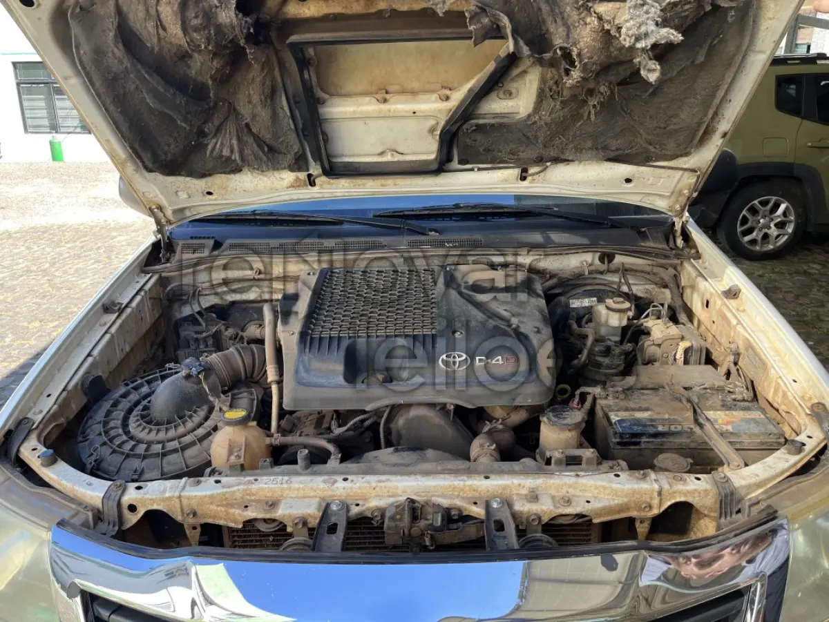 LOTE 004 - TOYOTA/HILUX - ANO 2015/2015 - COMPLETO - UNICRED PROSPERAR - DEPOSITADO EM SANTANA DO LIVRAMENTO/RS