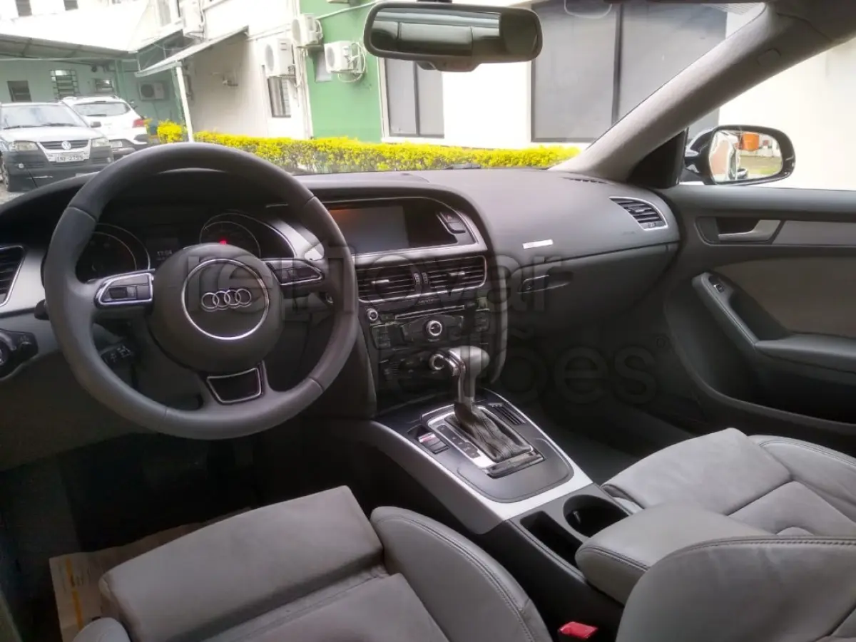 LOTE 001 - AUDI A5 SPB 2.0TFSI AT - ANO 2013/2014 - COMPLETO - UNICRED PROSPERAR - INDICIO DE SINISTRO E PASSAGEM POR LEILÃO - DEPOSITADO EM SANTANA DO LIVRAMENTO/RS