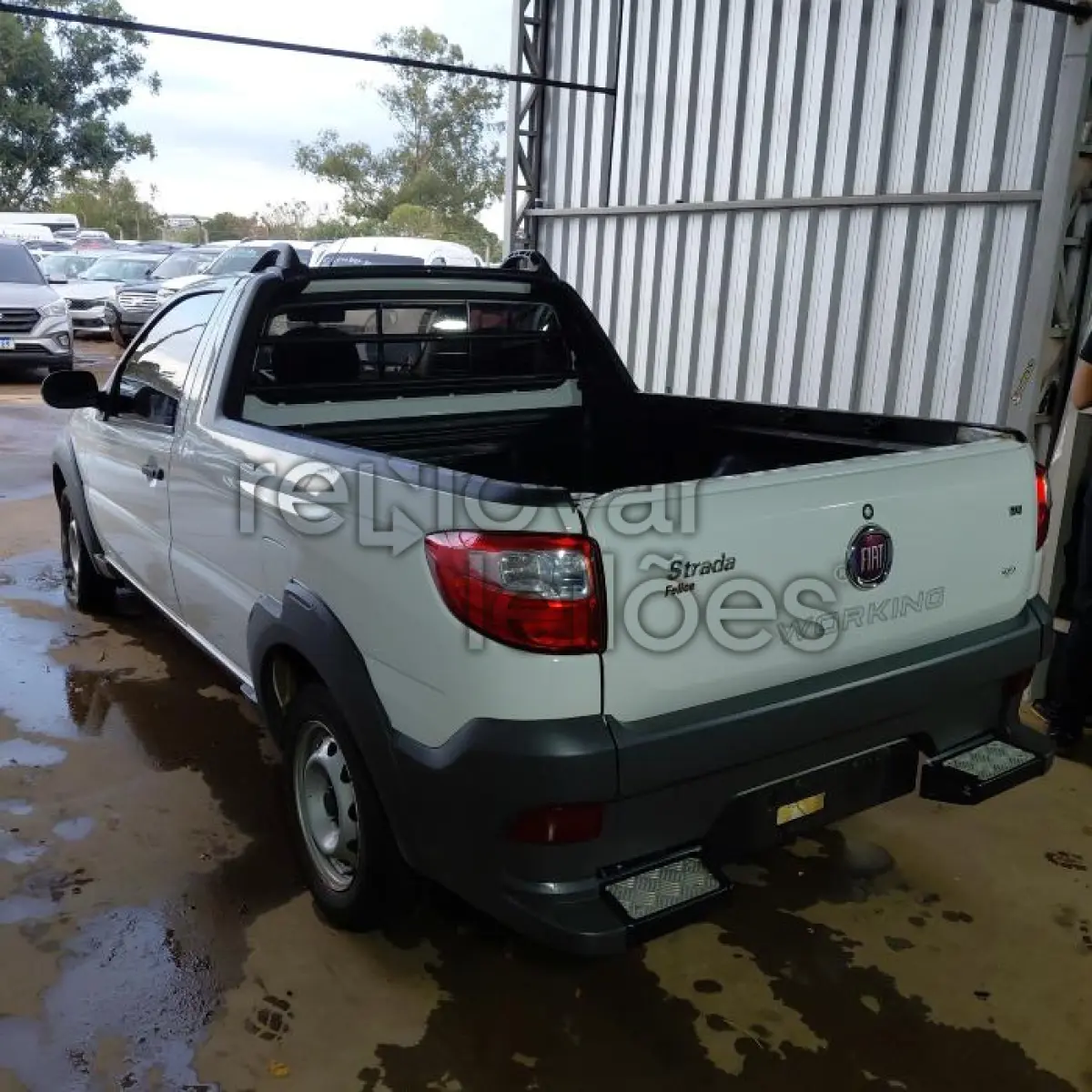 LOTE 073 - FIAT STRADA WORKING - ANO 2013/2014 - COMPLETO - SICREDI PLANALTO