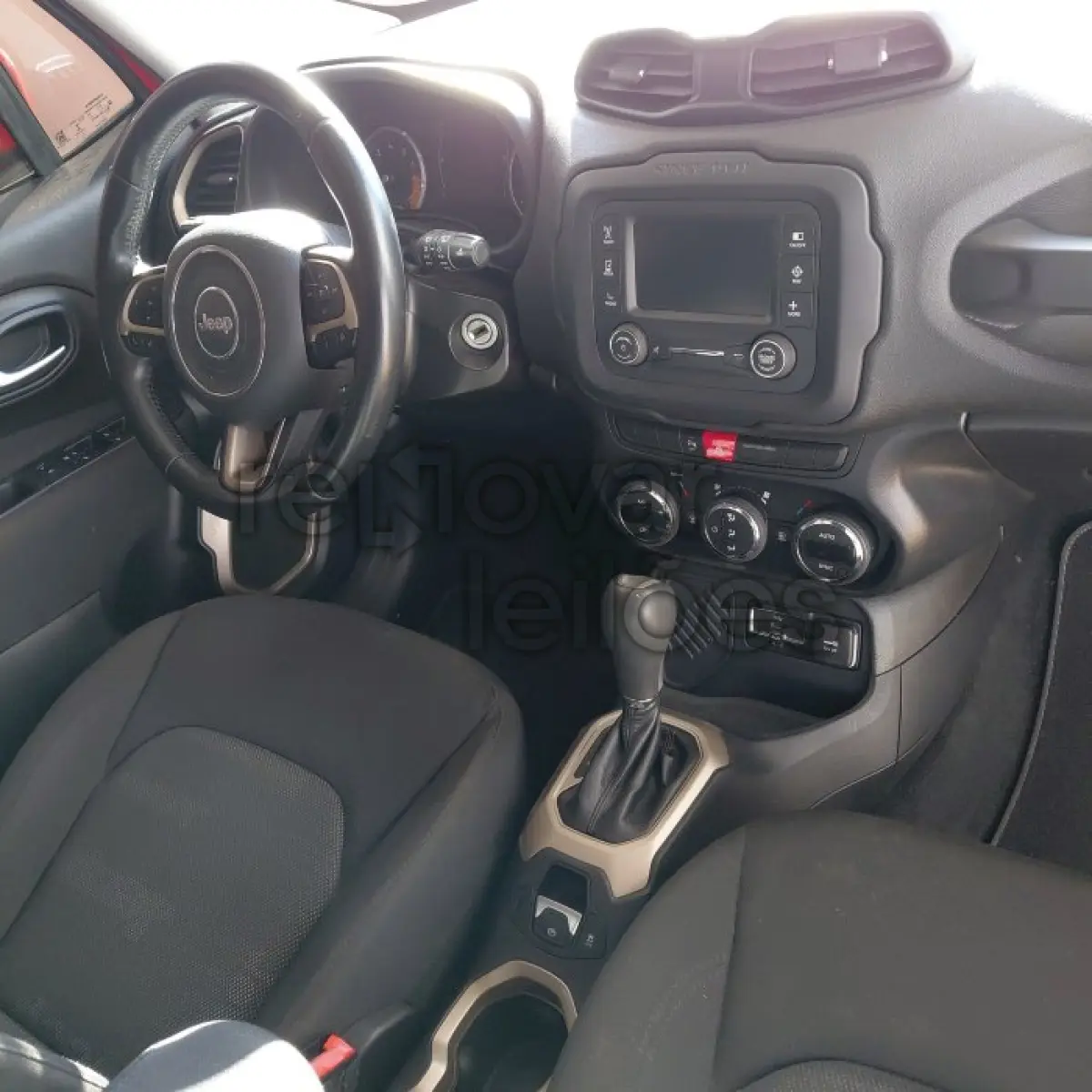 LOTE 058 - JEEP RENEGADE LNGTD AT - ANO 2015/2016 - COMPLETO - SICREDI SERRANA - DEPOSITADO EM SANTO ÂNGELO/RS