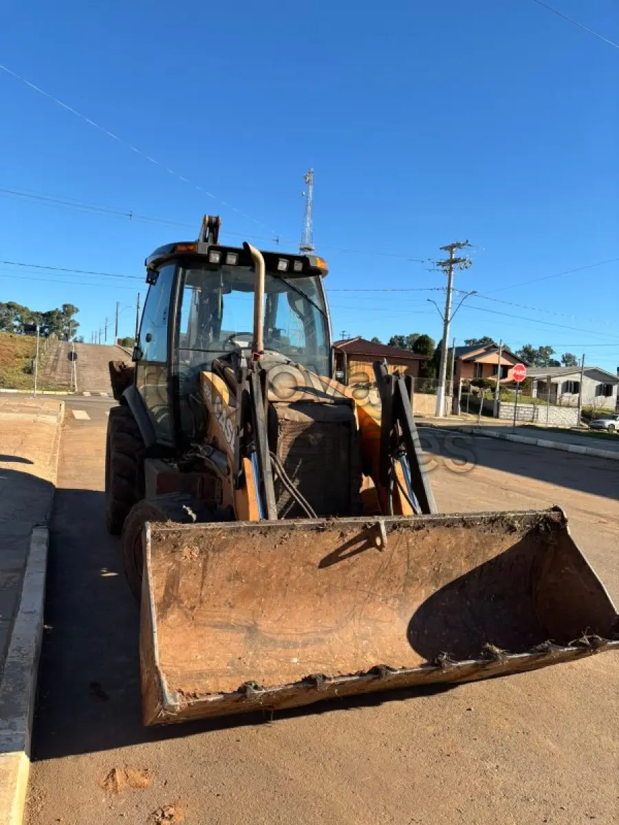 LOTE 016 - RETROESCAVADEIRA CASE, MODELO 580N, ANO 2018, 4X4