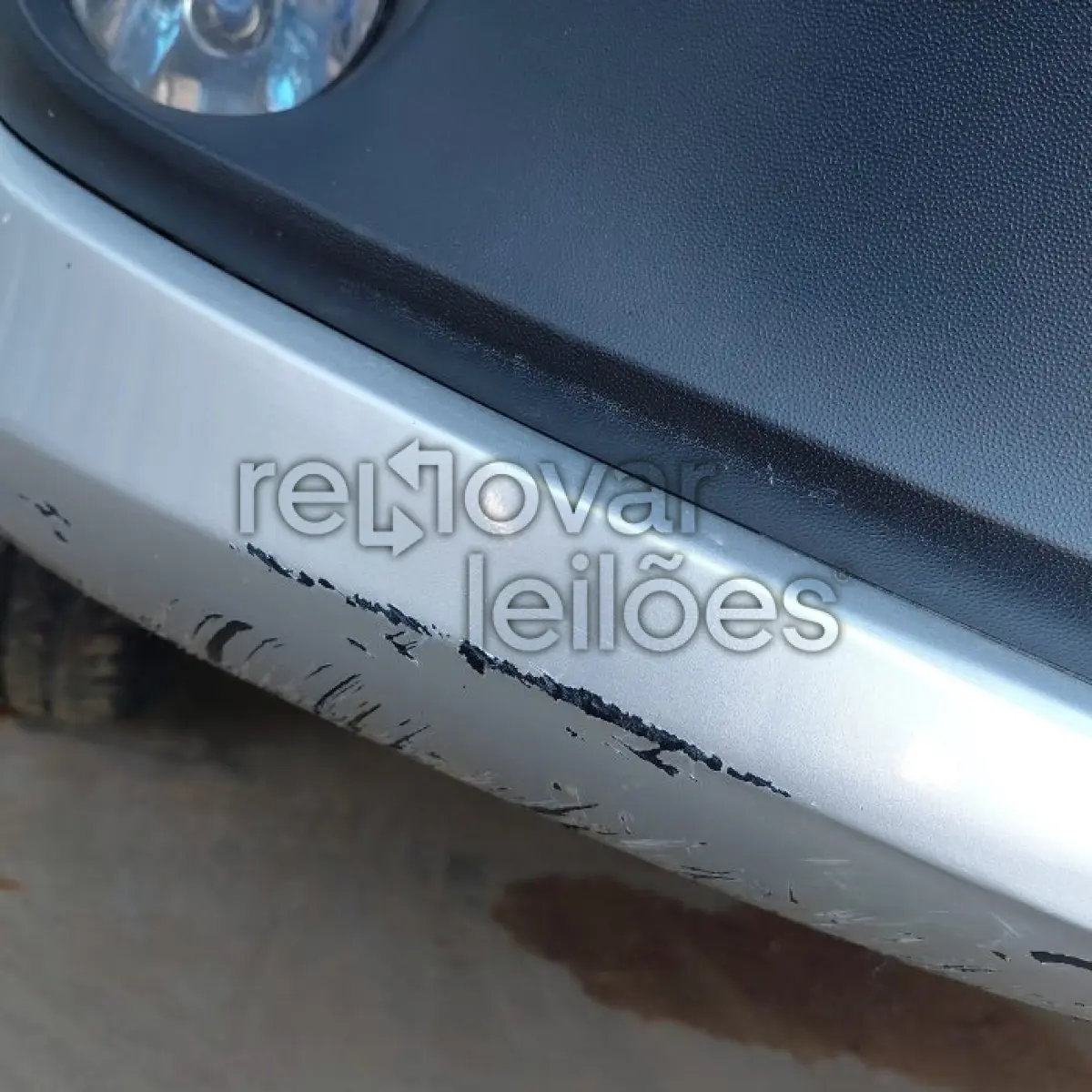 LOTE 029 - VOLKSWAGEN FOX 16 PRIME GII - ANO 2010/2011 - COMPLETO - SICREDI RAIZES - INDÍCIO DE SINISTRO E PASSAGEM POR LEILÃO