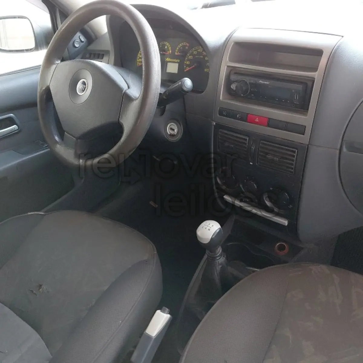 LOTE 027 - FIAT STRADA ADVENT FLEX - ANO 2007/2007 - COMPLETO - SICREDI UNIÃO