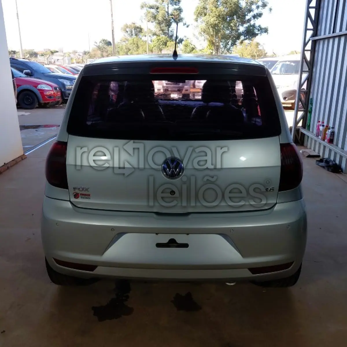 LOTE 029 - VOLKSWAGEN FOX 16 PRIME GII - ANO 2010/2011 - COMPLETO - SICREDI RAIZES - INDÍCIO DE SINISTRO E PASSAGEM POR LEILÃO