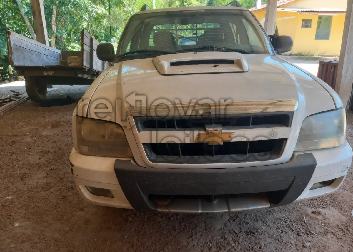 LOTE 011 - AUTOMÓVEL GM/S10 EXECUTIVE D 4X4, COR BRANCA, ANO/MODELO 2010/2011