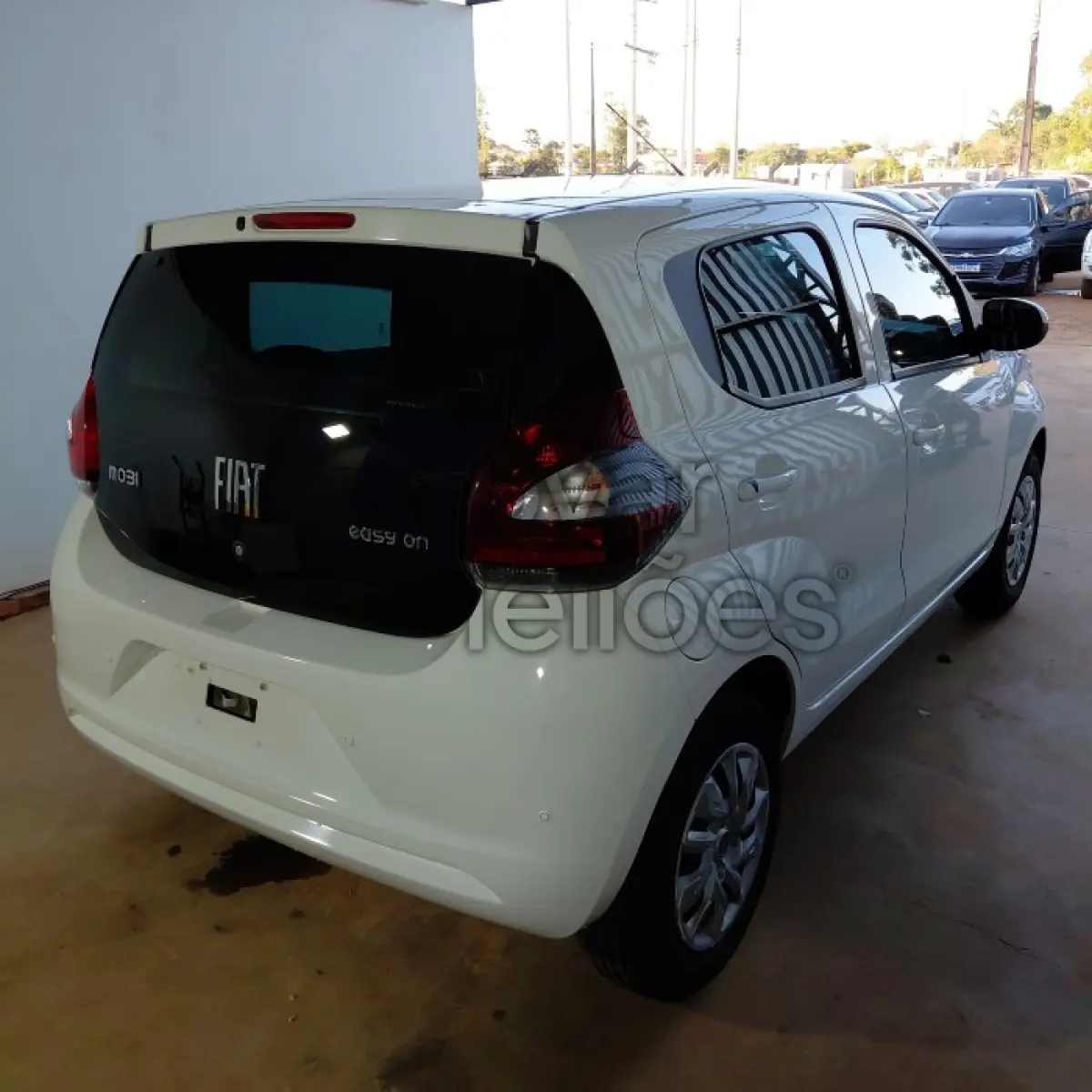 LOTE 037 - FIAT MOBI EASY ON - ANO 2017/2017 - COMPLETO - SICREDI PIONEIRA