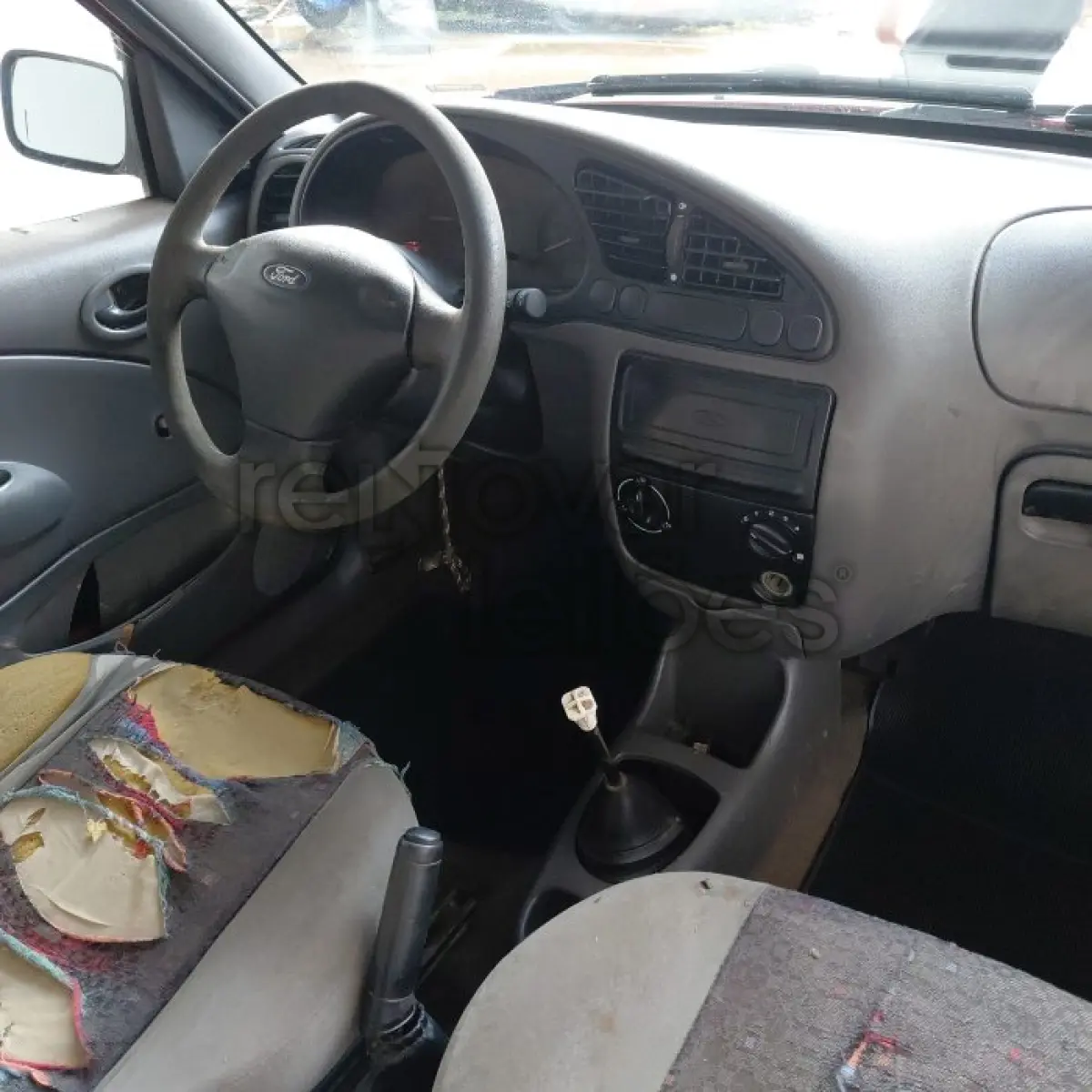 LOTE 075 - FORD COURIER L 1.6 FLEX - ANO 2011/2012 - SICREDI CONFIANÇA