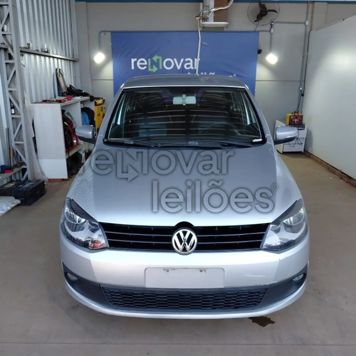LOTE 029 - VOLKSWAGEN FOX 16 PRIME GII - ANO 2010/2011 - COMPLETO - SICREDI RAIZES - INDÍCIO DE SINISTRO E PASSAGEM POR LEILÃO