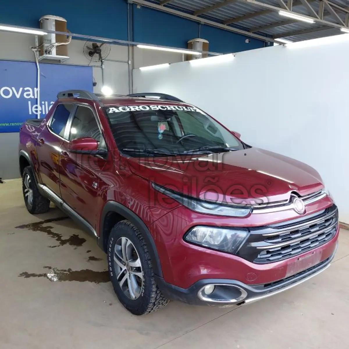 LOTE 040 - FIAT TORO FREEDOM MT D4 - ANO 2017/2018 - COMPLETO - SICREDI ESSENCIA
