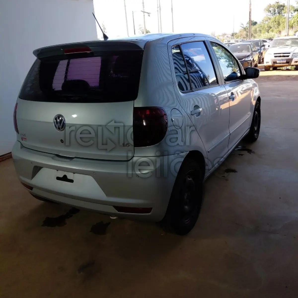 LOTE 029 - VOLKSWAGEN FOX 16 PRIME GII - ANO 2010/2011 - COMPLETO - SICREDI RAIZES - INDÍCIO DE SINISTRO E PASSAGEM POR LEILÃO