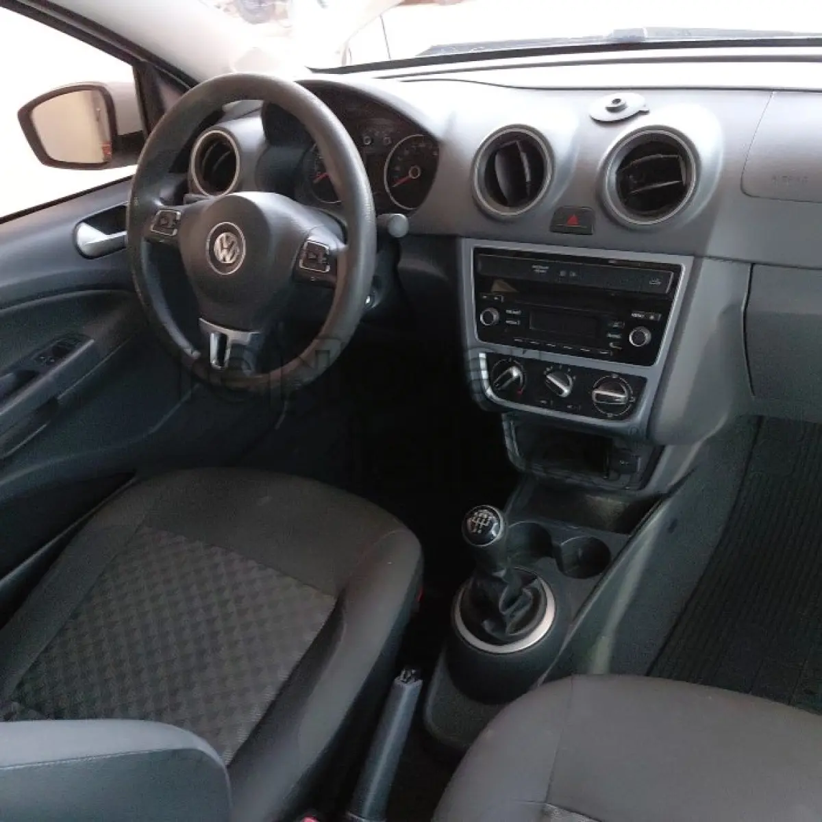 LOTE 033 - VW SAVEIRO CS TL MB - ANO 2015/2016 - COMPLETO - SICREDI PIONEIRA