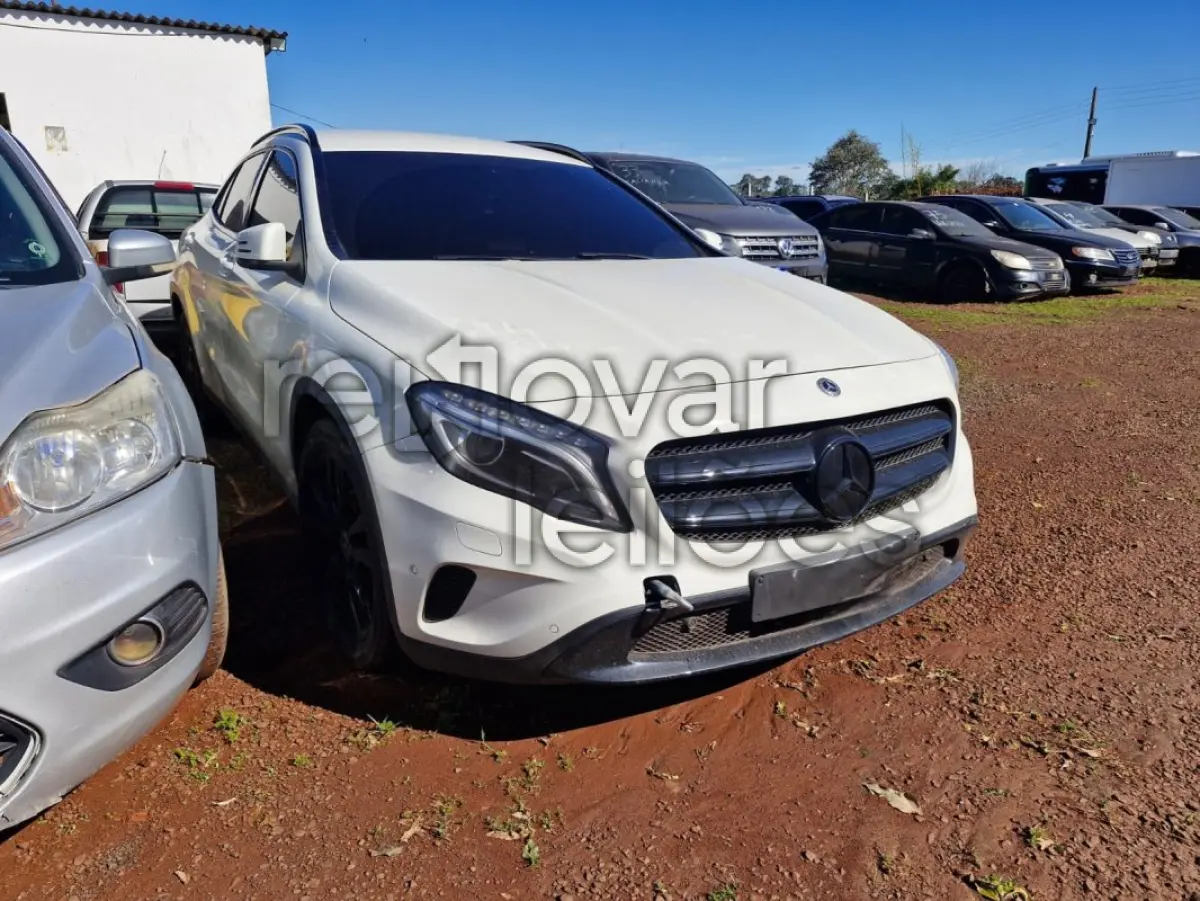 LOTE 005 - M.BENZ GLA200 - ANO 2014/2015 - COMPLETO - SICREDI PIONEIRA - DEPOSITADO EM IJUI/RS