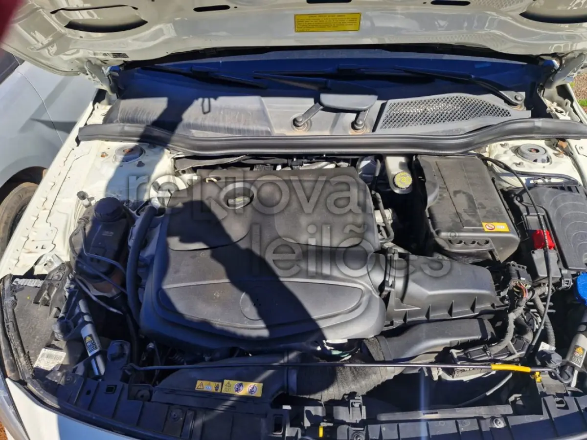 LOTE 005 - M.BENZ GLA200 - ANO 2014/2015 - COMPLETO - SICREDI PIONEIRA - DEPOSITADO EM IJUI/RS
