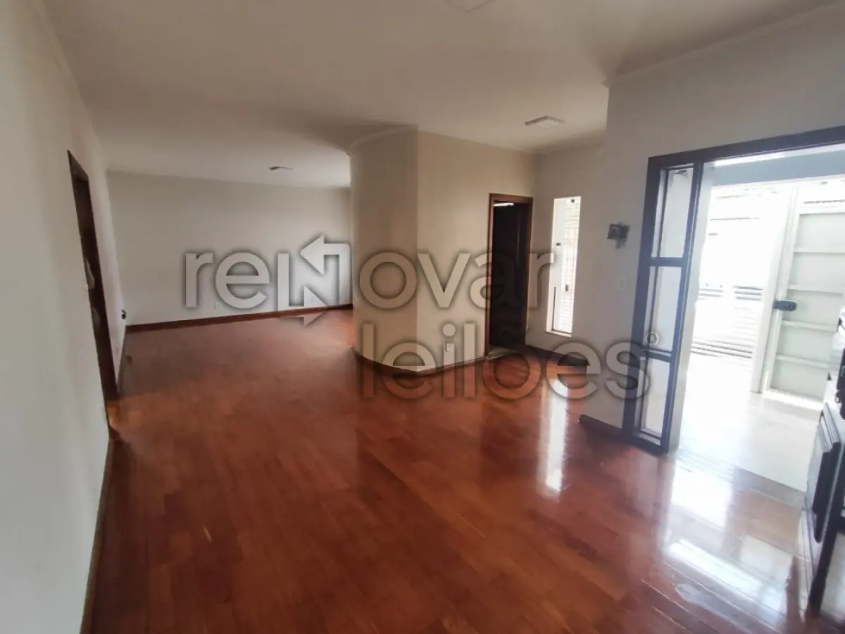 LOTE 001 - CASA DE DOIS PAVIMENTOS C / 300M² - OURO FINO / MG