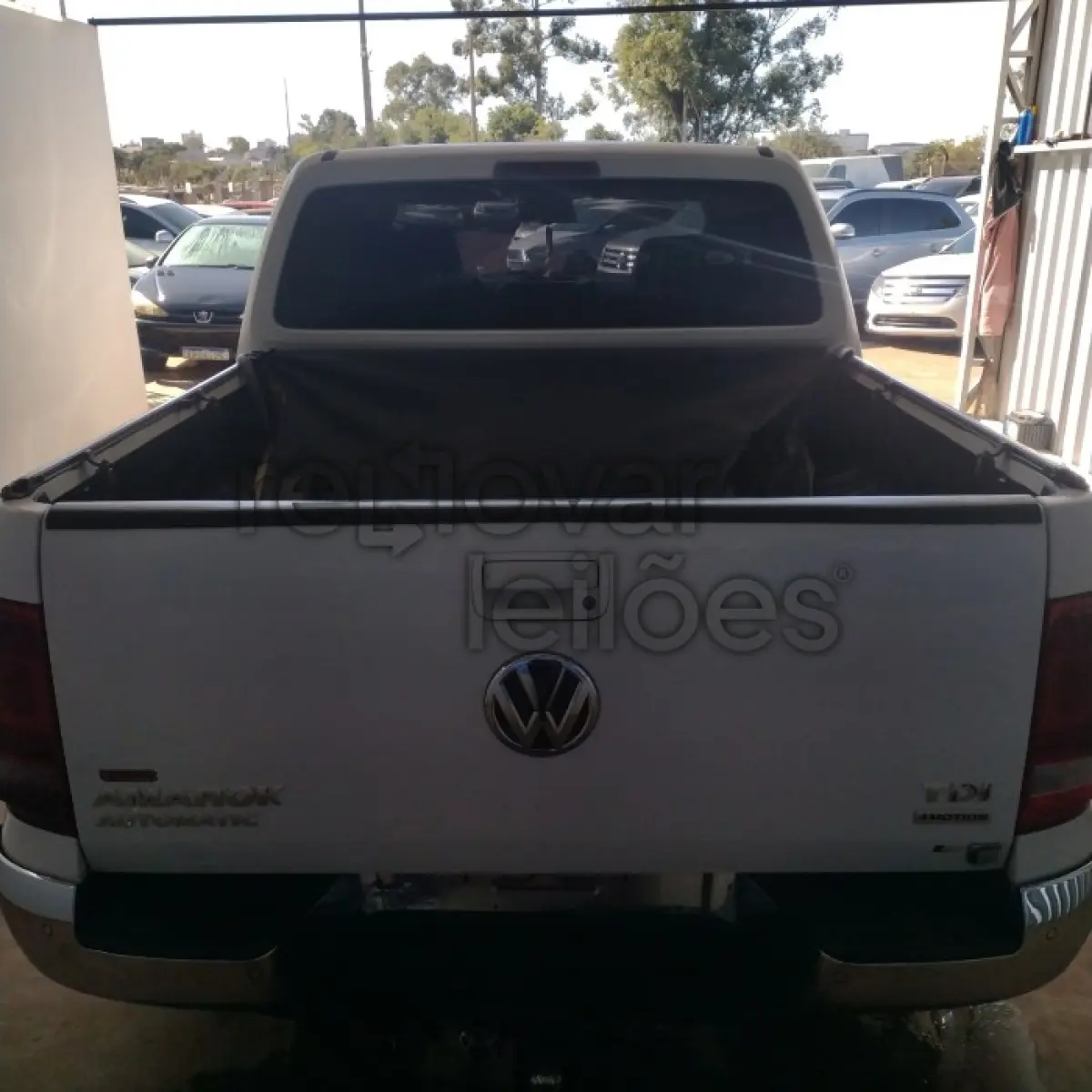 LOTE 069 - VOLKSWAGEN AMAROK CD 4X4 HIGH - ANO 2013/2014 - COMPLETO - SICREDI UNIESTADOS - INDICIO DE SINISTRO E PASSAGEM POR LEILÃO - DEPOSITADO EM SANTO ÂNGELO/RS