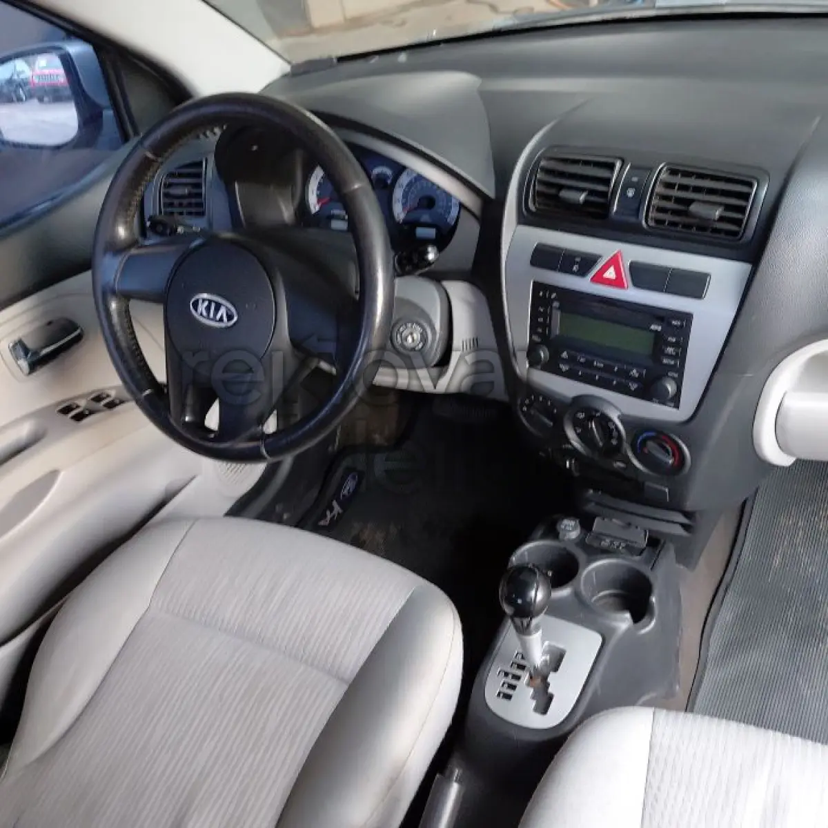 LOTE 011 - KIA PICANTO EX3 10L - ANO 2010/2011 - COMPLETO - SICREDI GERAÇÕES - DEPOSITADO EM SANTO ÂNGELO/RS