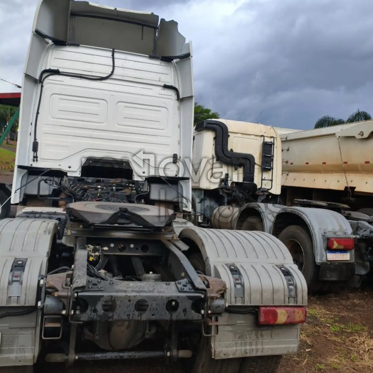 LOTE 013 - MERCEDES BENZ AXOR 2041 S - ANO 2022/2022 - COMPLETO - SICREDI CAMINHO DAS AGUAS - INDICIO DE SINISTRO E PASSAGEM POR LEILÃO - DEPOSITADO EM IJUI/RS