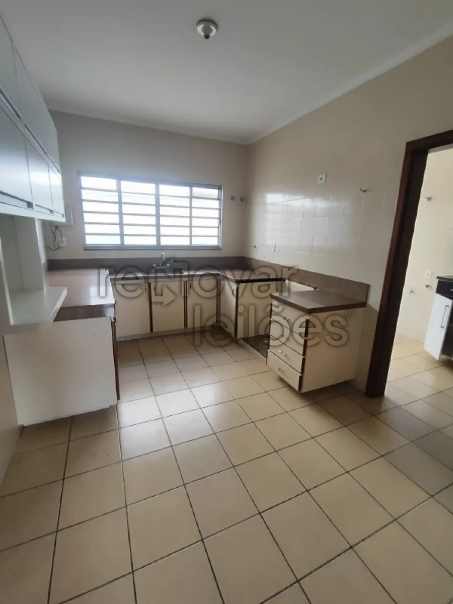 LOTE 001 - CASA DE DOIS PAVIMENTOS C / 300M² - OURO FINO / MG