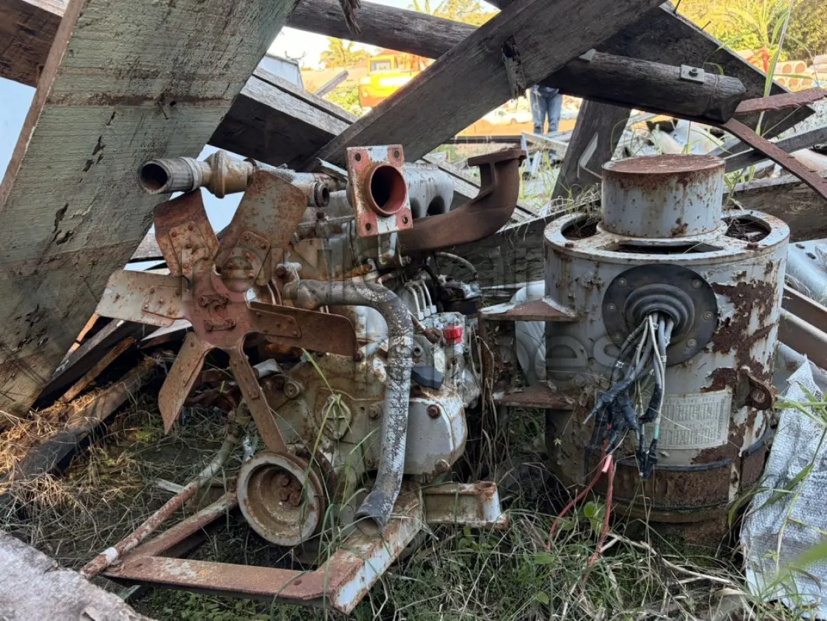 LOTE 019 - GERADOR COM MOTOR A DIESEL MWM