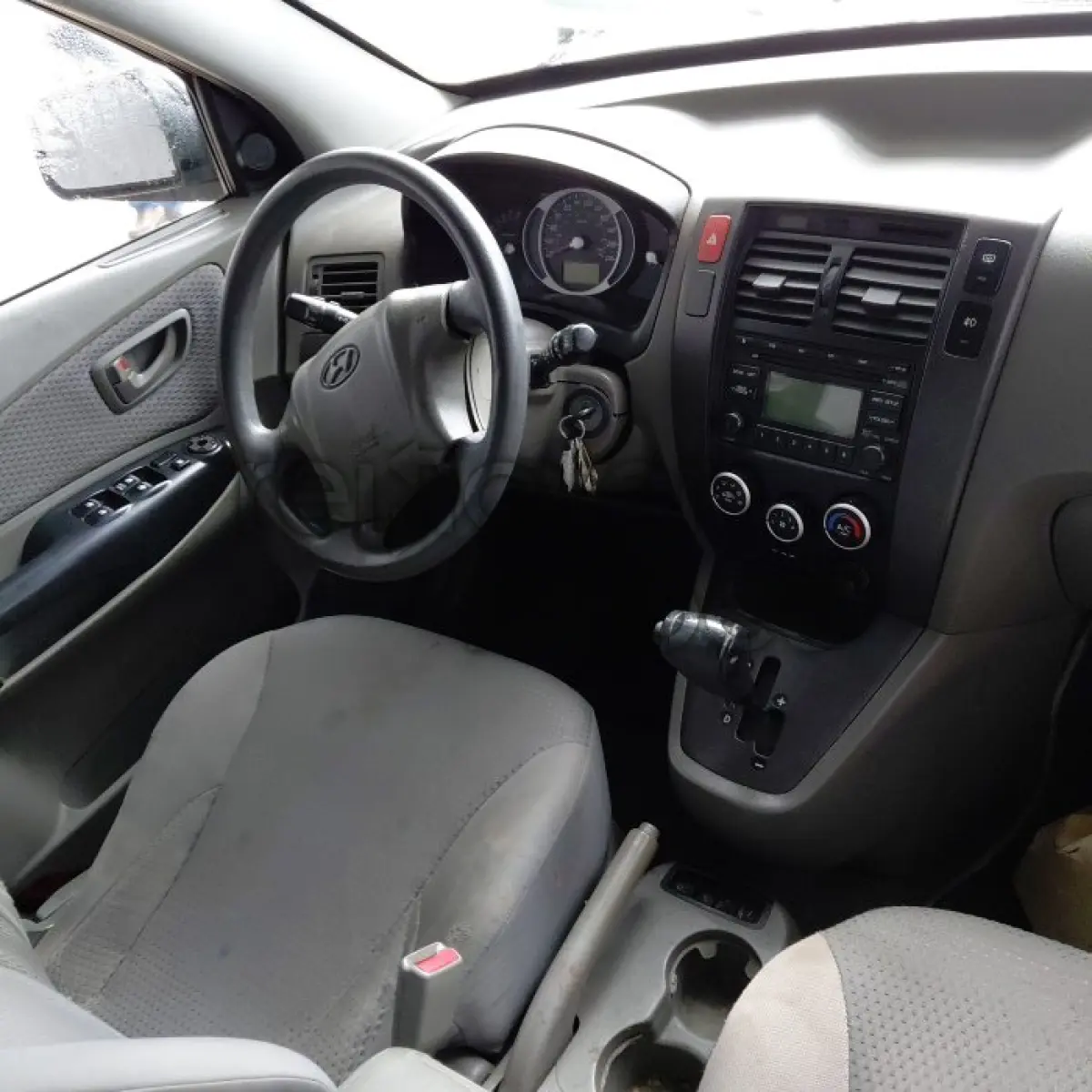LOTE 003 - HYUNDAI TUCSON GL 20L - ANO 2009/2010 - COMPLETO - SICREDI PIONEIRA - DEPOSITADO EM SANTO ÂNGELO/RS