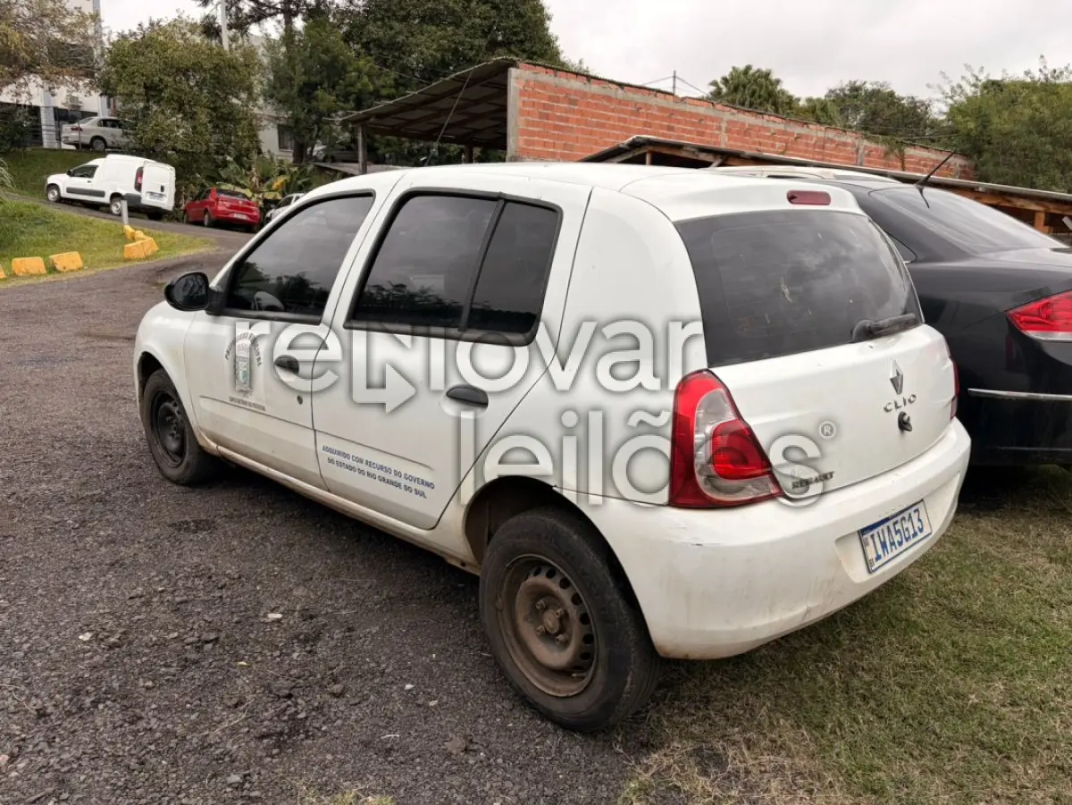 LOTE 028 - RENAULT/CLIO EXP 1016VH / ANO 2014/2015 / PLACA I**-***3