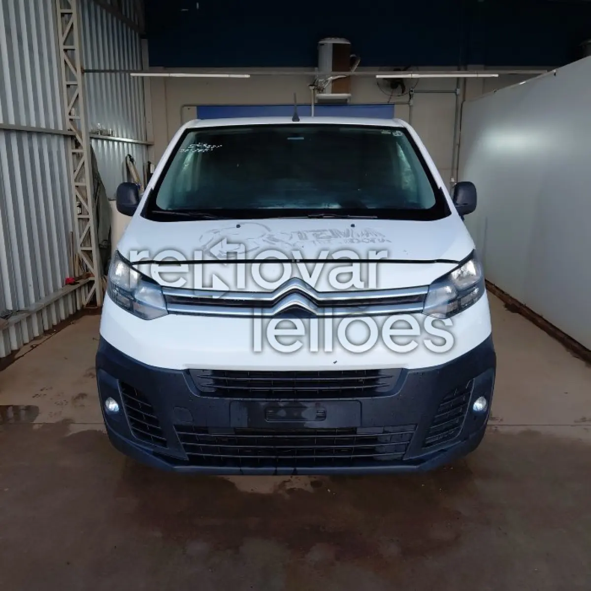 LOTE 017 - CITROEN CITROEN JUMPY CARGO - ANO 2022/2023 - COMPLETO - SICREDI CAMINHO DAS AGUAS - INDICIO DE SINISTRO E PASSAGEM POR LEILÃO - DEPOSITADO EM SANTO ÂNGELO/RS