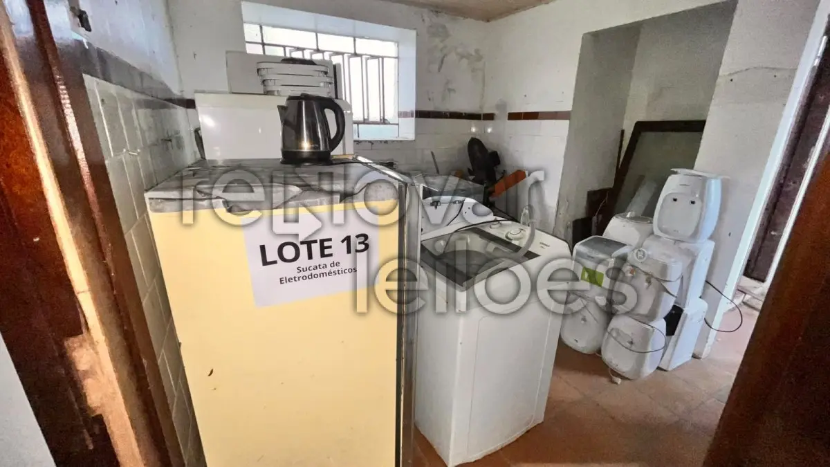 LOTE 013 - SUCATAS DE ELETRODOMÉSTICOS