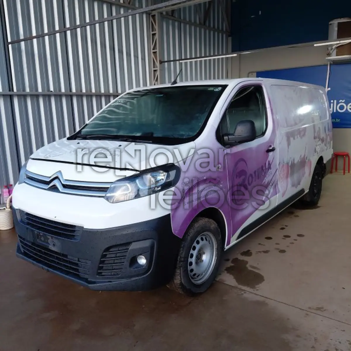 LOTE 017 - CITROEN CITROEN JUMPY CARGO - ANO 2022/2023 - COMPLETO - SICREDI CAMINHO DAS AGUAS - INDICIO DE SINISTRO E PASSAGEM POR LEILÃO - DEPOSITADO EM SANTO ÂNGELO/RS
