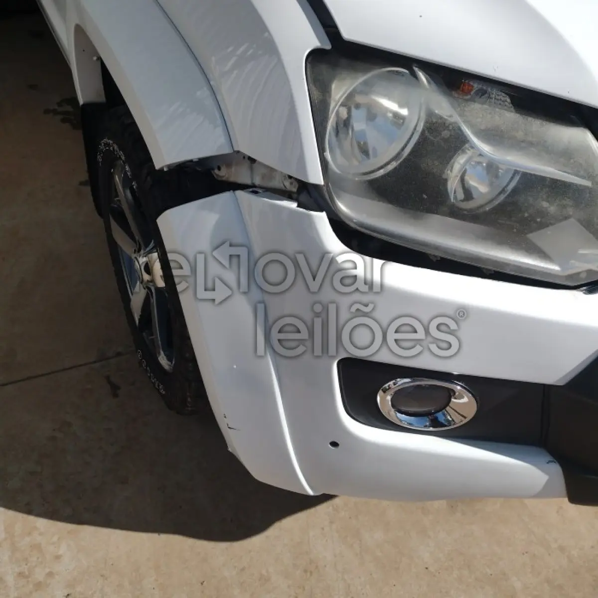 LOTE 069 - VOLKSWAGEN AMAROK CD 4X4 HIGH - ANO 2013/2014 - COMPLETO - SICREDI UNIESTADOS - INDICIO DE SINISTRO E PASSAGEM POR LEILÃO - DEPOSITADO EM SANTO ÂNGELO/RS