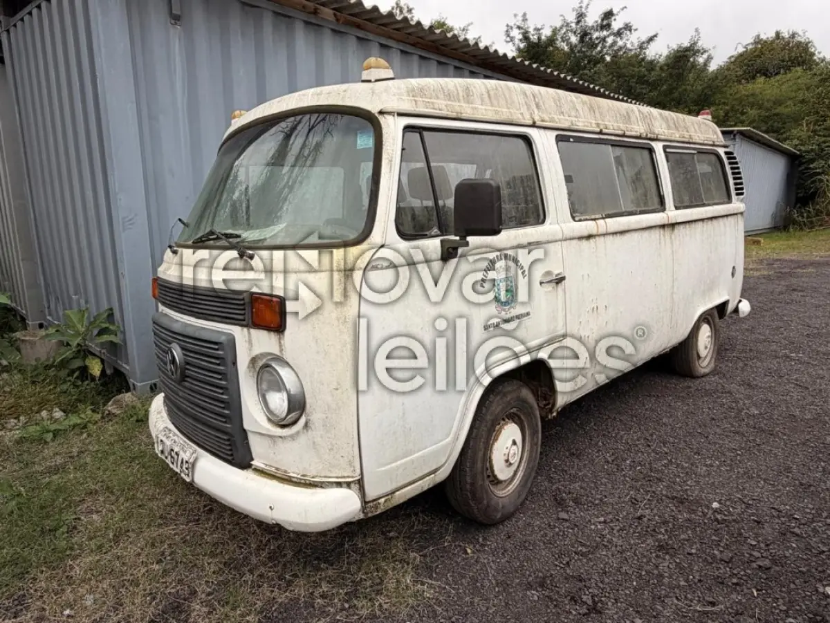LOTE 005 - VW/KOMBI / ANO 2010 / PLACA I**-***9