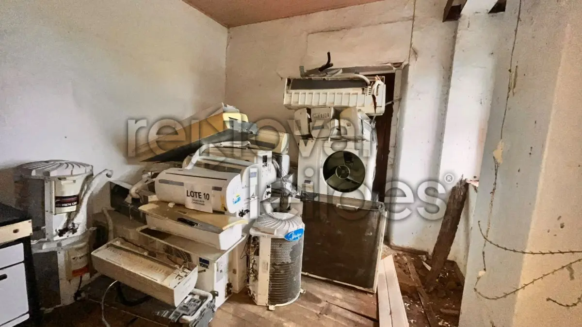 LOTE 010 - SUCATAS DE AR CONDICIONADO