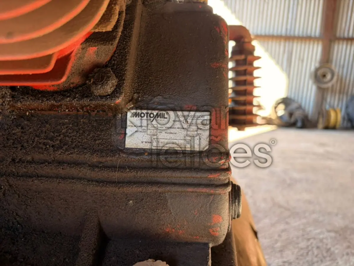 LOTE 004 - COMPRESSOR DE AR MOTOMIL 20 PÉS MAW 20-3P / 200