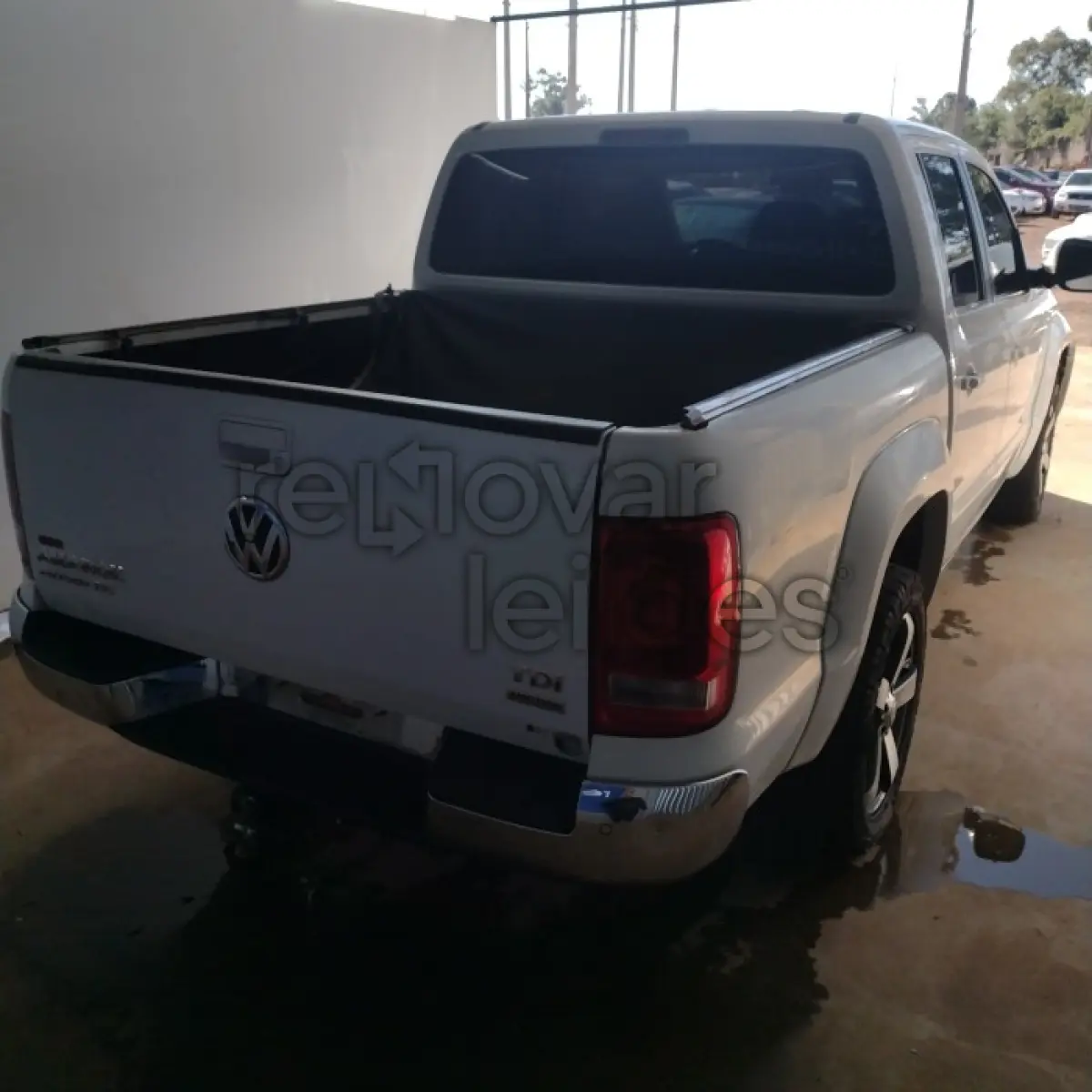 LOTE 069 - VOLKSWAGEN AMAROK CD 4X4 HIGH - ANO 2013/2014 - COMPLETO - SICREDI UNIESTADOS - INDICIO DE SINISTRO E PASSAGEM POR LEILÃO - DEPOSITADO EM SANTO ÂNGELO/RS