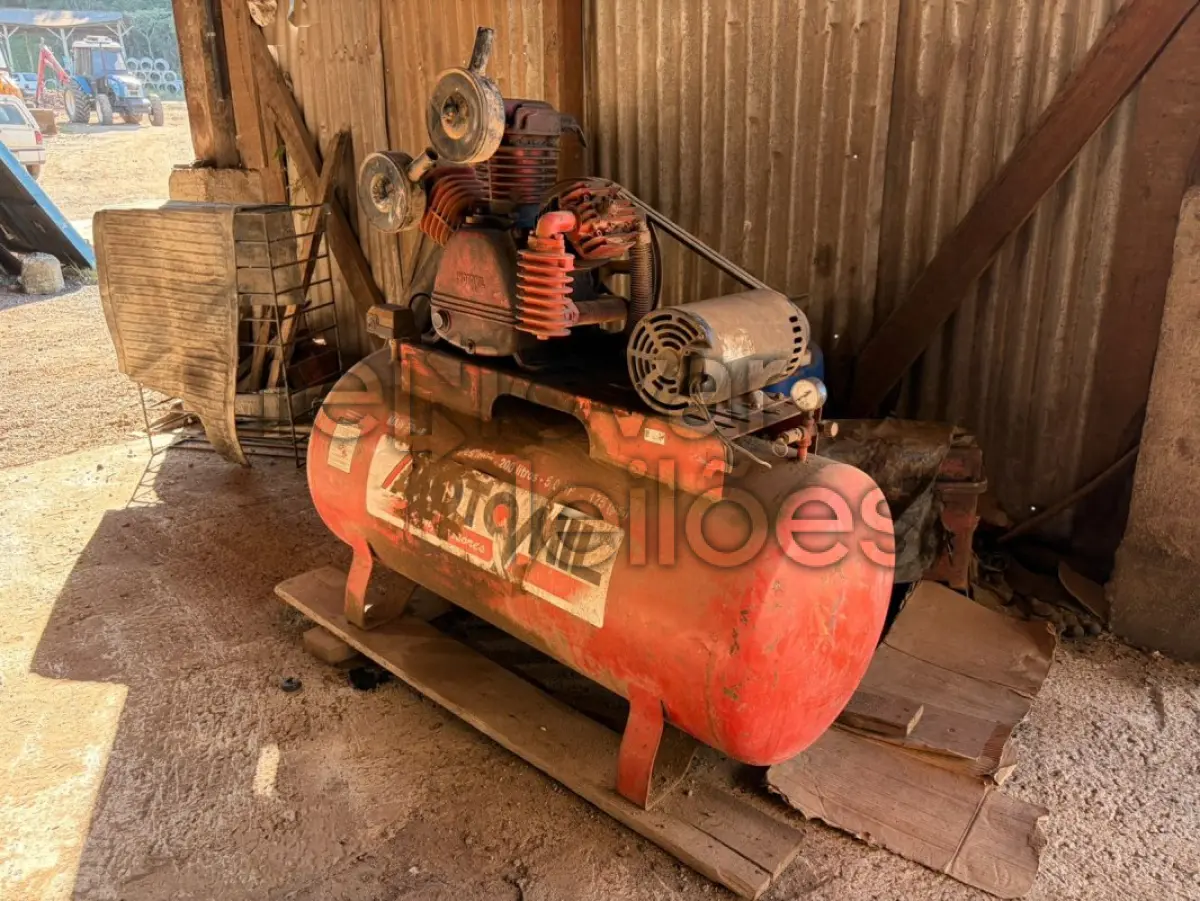 LOTE 004 - COMPRESSOR DE AR MOTOMIL 20 PÉS MAW 20-3P / 200