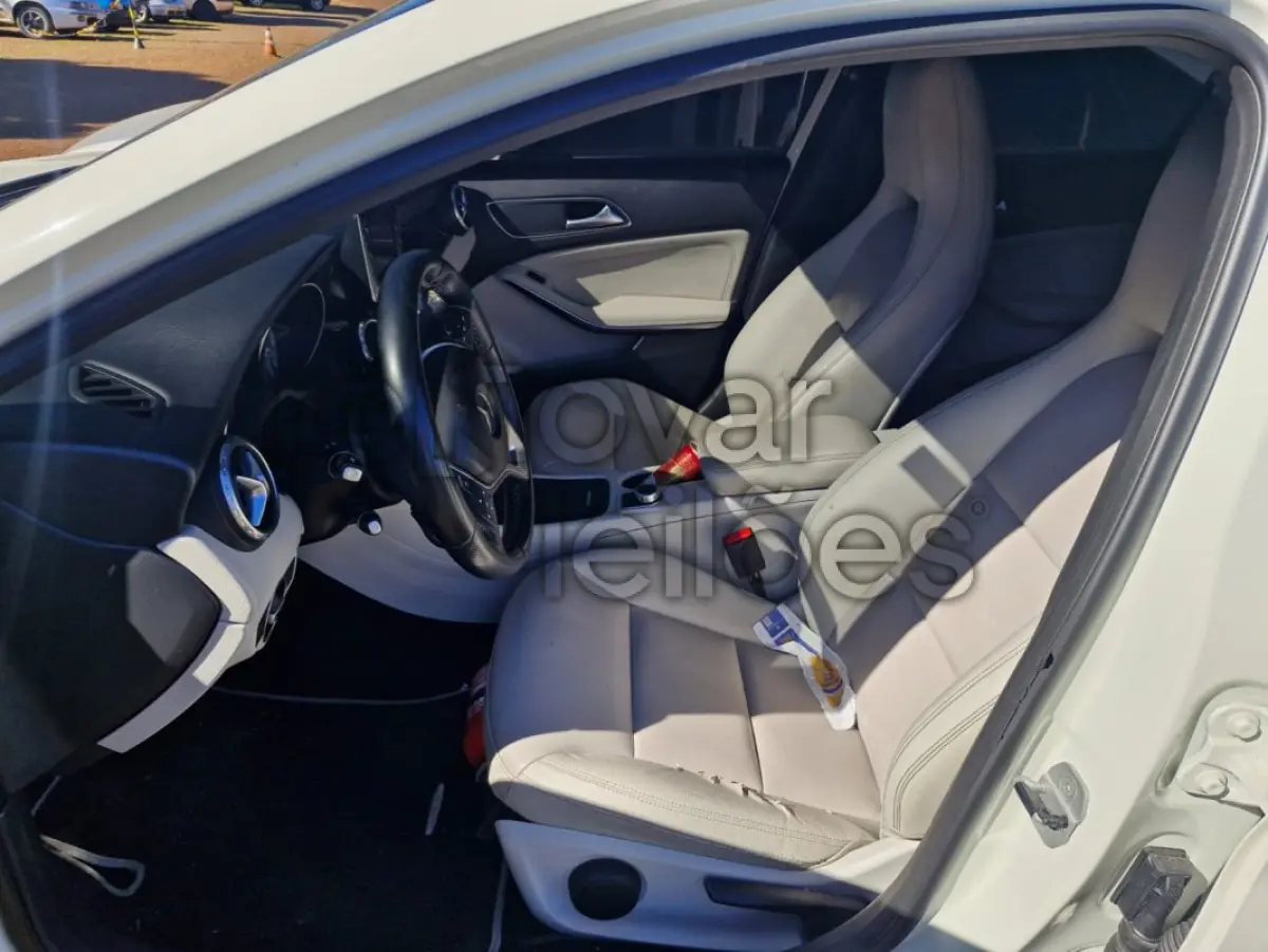 LOTE 005 - M.BENZ GLA200 - ANO 2014/2015 - COMPLETO - SICREDI PIONEIRA - DEPOSITADO EM IJUI/RS