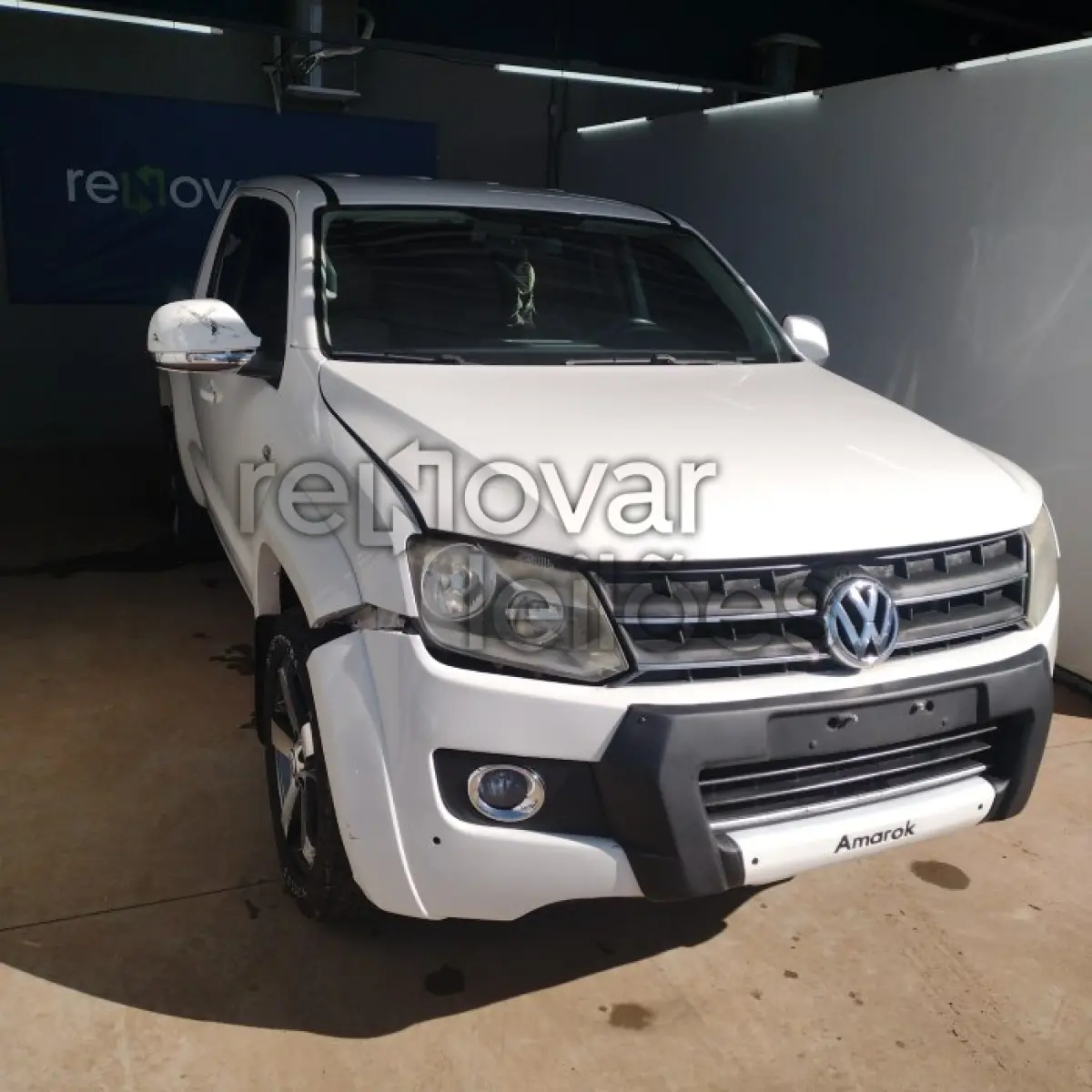 LOTE 069 - VOLKSWAGEN AMAROK CD 4X4 HIGH - ANO 2013/2014 - COMPLETO - SICREDI UNIESTADOS - INDICIO DE SINISTRO E PASSAGEM POR LEILÃO - DEPOSITADO EM SANTO ÂNGELO/RS