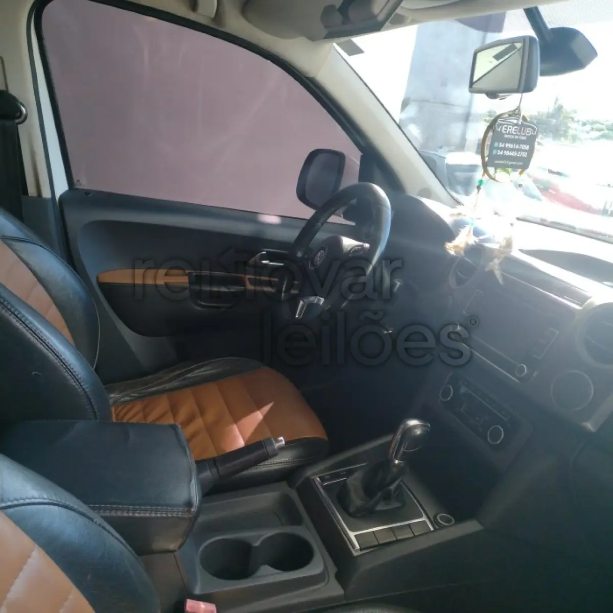 LOTE 069 - VOLKSWAGEN AMAROK CD 4X4 HIGH - ANO 2013/2014 - COMPLETO - SICREDI UNIESTADOS - INDICIO DE SINISTRO E PASSAGEM POR LEILÃO - DEPOSITADO EM SANTO ÂNGELO/RS