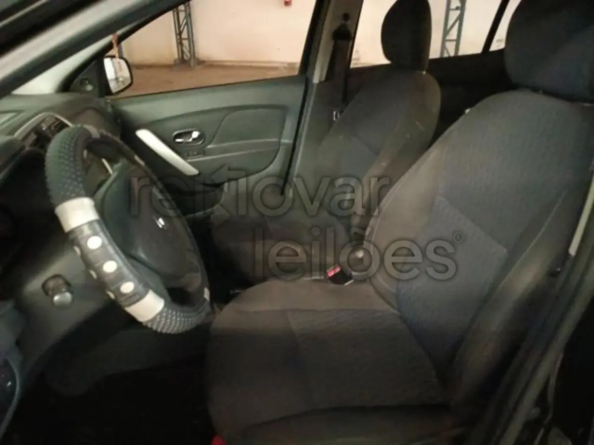 LOTE 060 - RENAULT/SANDERO - ANO 2015/2015 - COMPLETO - SICREDI INTEGRAÇÃO LAJEADO - DEPOSITADO EM BETIM/MG