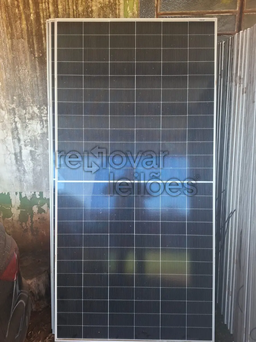 LOTE 001 - 8 PLACAS 570W + INVERSOR SOLIS S6 5KW