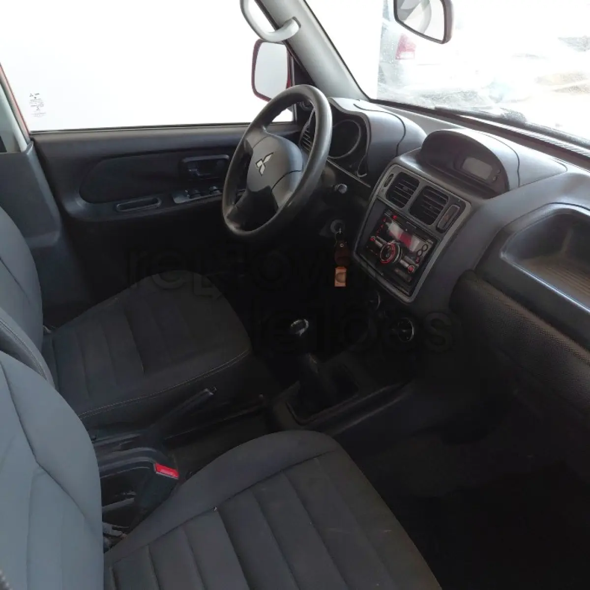 LOTE 001 - MITSUBISHI PAJERO - ANO 2013/2014 - SICREDI LIBERDADE - PASSAGEM POR LEILÃO - DEPOSITADO EM SANTO ANGELO/RS