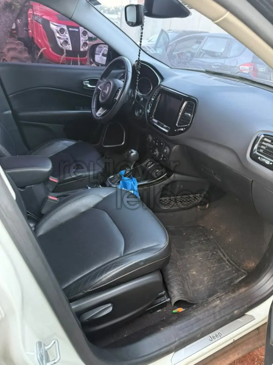 LOTE 071 - JEEP/COMPASS LIMITED - ANO 2018/2019 - COMPLETO - SICREDI CAMPO GRANDE - DEPOSITADO EM CAMPO GRANDE/MS