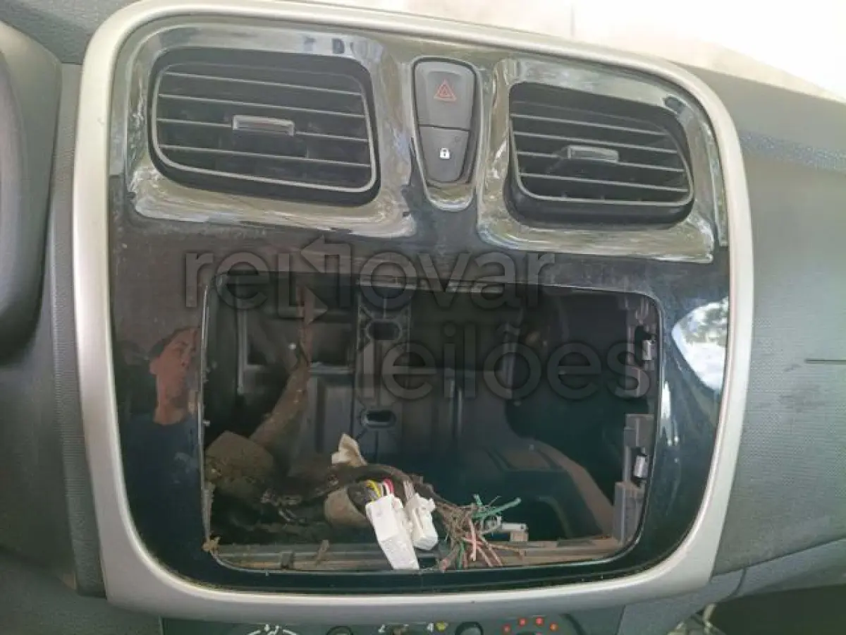 LOTE 012 - RENAULT SANDERO - ANO 2016/2016 - SICREDI SEMENTES DO SUL - DEPOSITADO EM BETIM/MG