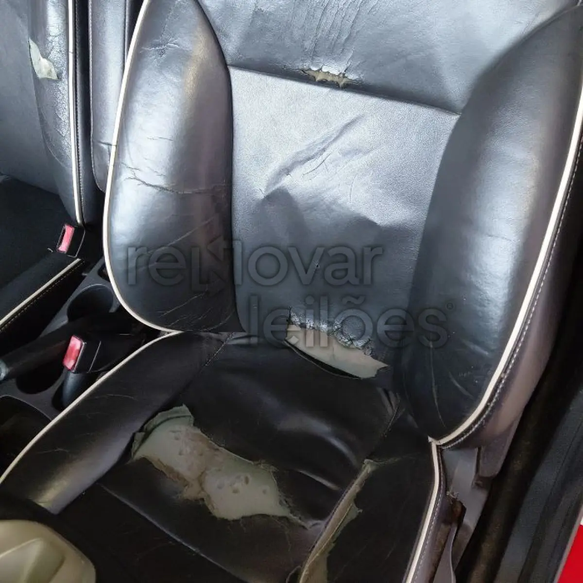 LOTE 031 - FORD FIESTA - ANO 2012/2012 - COMPLETO - SICREDI UNIESTADOS - DEPOSITADO EM SANTO ANGELO/RS