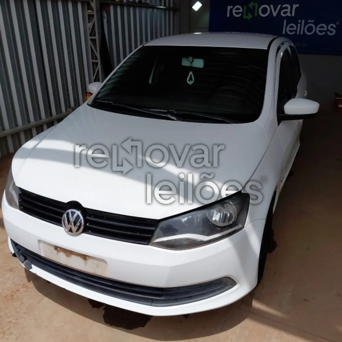 LOTE 010 - VOLKSWAGEN VOYAGE 1.0 - ANO 2012/2013 - COMPLETO - VIA CERTA - DEPOSITADO EM SANTO ANGELO/RS