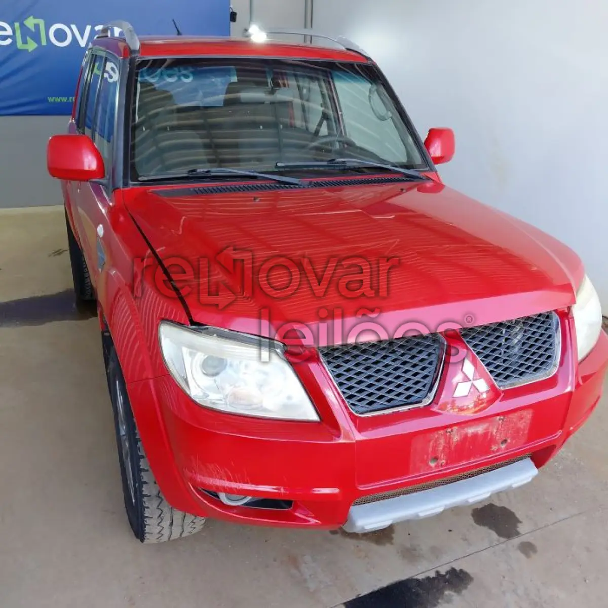 LOTE 001 - MITSUBISHI PAJERO - ANO 2013/2014 - SICREDI LIBERDADE - PASSAGEM POR LEILÃO - DEPOSITADO EM SANTO ANGELO/RS