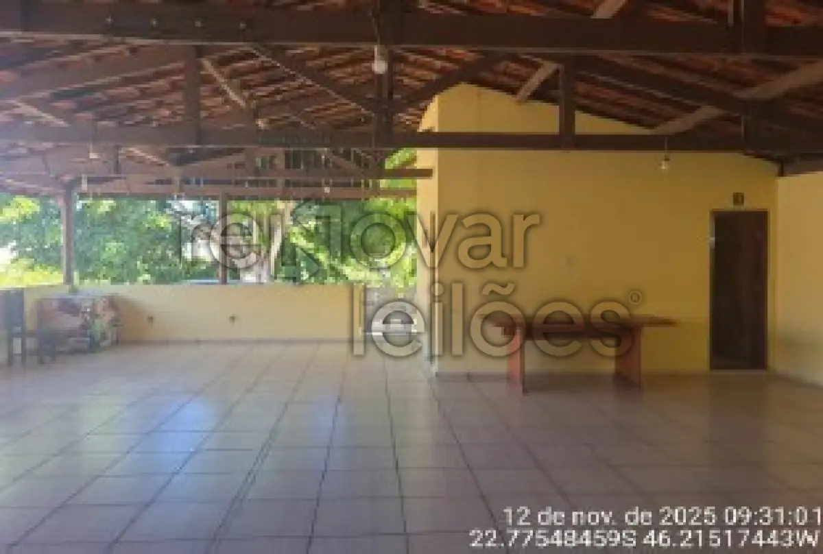 LOTE 001 - CASA C/ 303,52 M² - ITAPEVA / MG