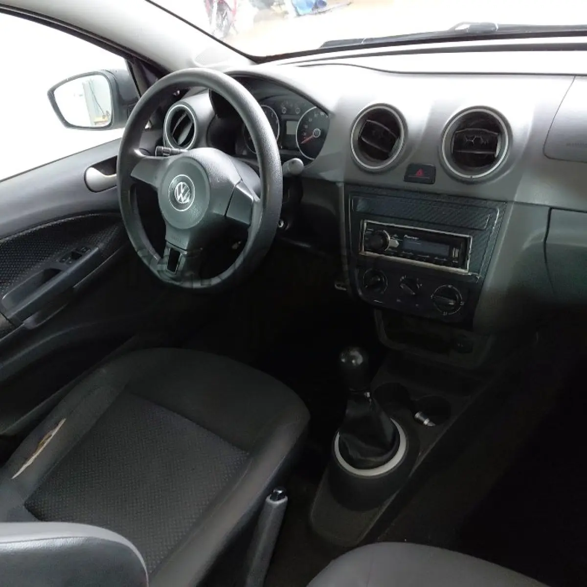LOTE 018 - VW/GOL TRENDLINE 1.0 - ANO 2014/2015 - COMPLETO - SICREDI ALTOS DA SERRA - DEPOSITADO EM SANTO ANGELO/RS